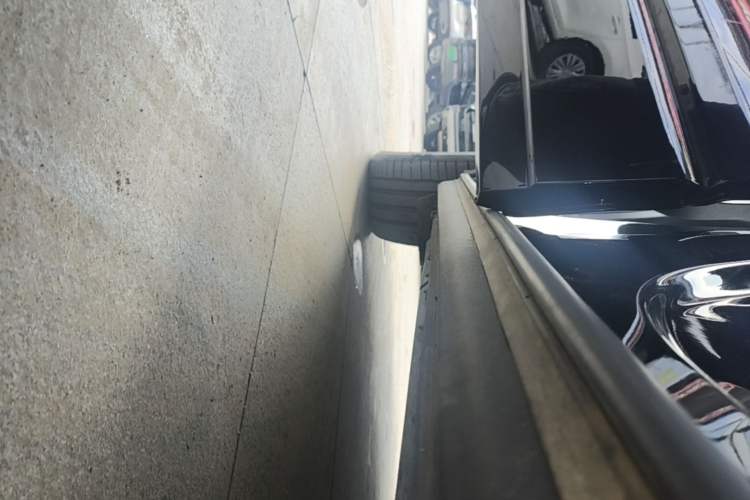 Used Audi Q5 e-tron 2023 40 e-tron Starry Edition Mecha Kit Right Side Sill