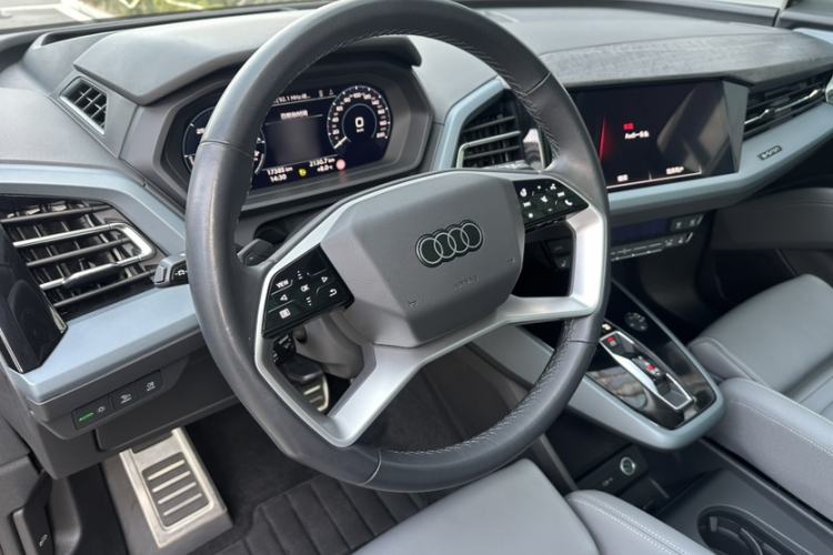 Used Audi Q5 e-tron 2023 40 e-tron Starry Edition Luxury Package Steering Wheel