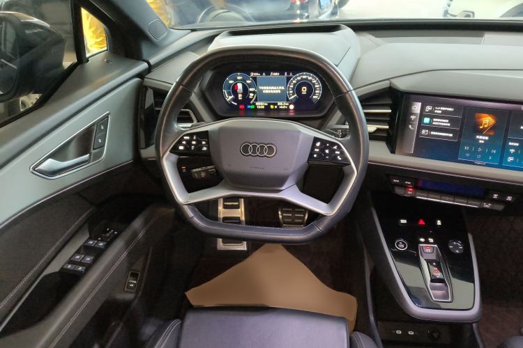 Used Audi Q5 e-tron 2023 40 e-tron Shining Edition Mecha Kit Steering Wheel