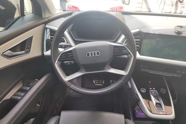 Used Audi Q5 e-tron 2023 40 e-tron Shining Edition Mecha Kit Steering Wheel
