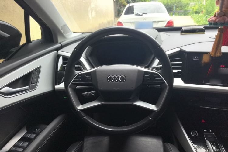 Used Audi Q5 e-tron 2023 40 e-tron Shining Edition Mecha Kit Steering Wheel