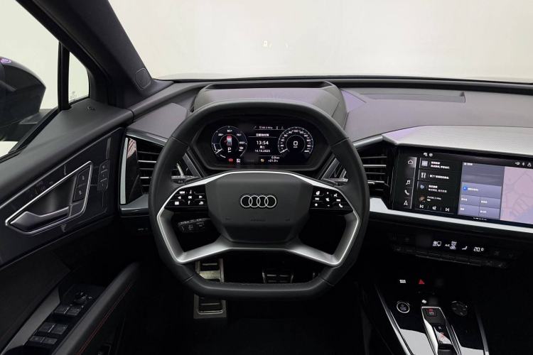 Used Audi Q5 e-tron 2023 40 e-tron Starry Edition Mecha Kit Steering Wheel