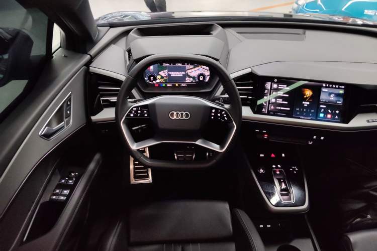 Used Audi Q5 e-tron 2023 40 e-tron Shining Edition Mecha Kit Steering Wheel