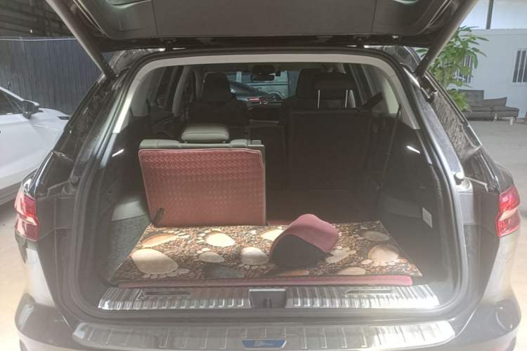 Used Audi Q5 e-tron 2023 40 e-tron Shining Edition Brocade Suit Trunk