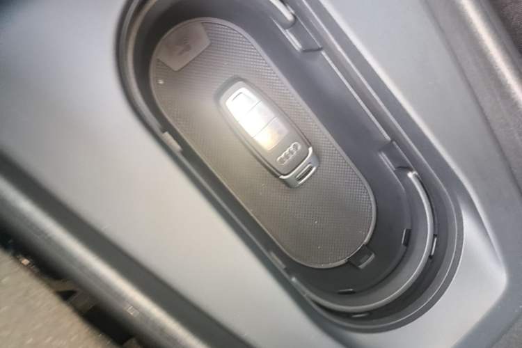 Used Audi Q5 e-tron 2023 40 e-tron Starry Edition Mecha Kit Vehicle Key