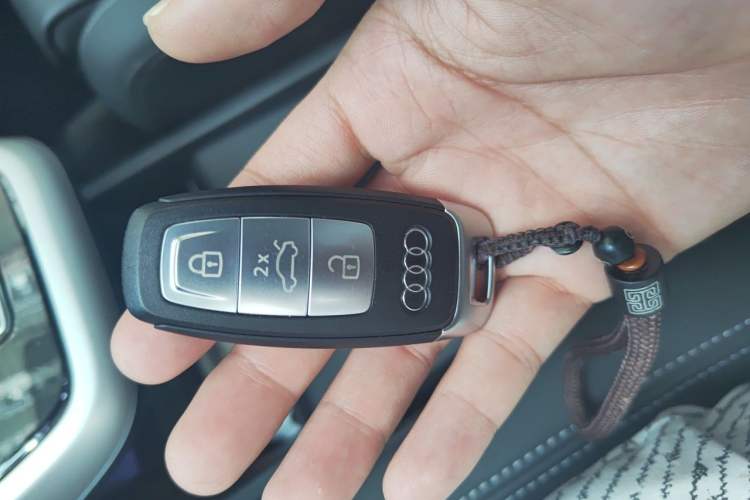 Used Audi Q5 e-tron 2023 40 e-tron Shining Edition Mecha Kit Vehicle Key