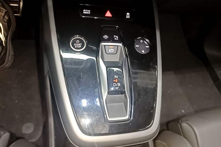Used Audi Q5 e-tron 2023 40 e-tron Shining Edition Brocade Suit Gear Lever