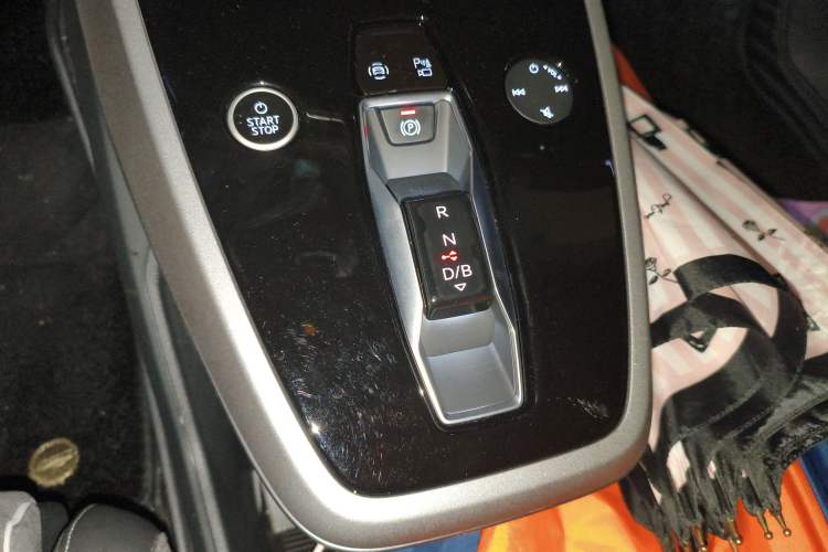 Used Audi Q5 e-tron 2023 40 e-tron Starry Edition Mecha Kit Gear Lever