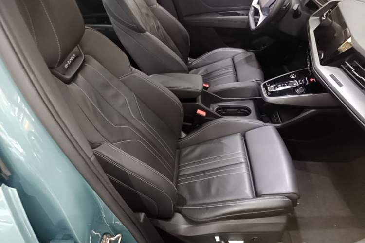 Used Audi Q5 e-tron 2023 40 e-tron Shining Edition Brocade Suit Right Front Seat
