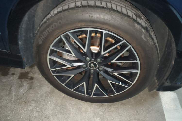 Used Audi Q5 e-tron 2023 40 e-tron Starry Edition Mecha Kit Right Front Wheel Hub