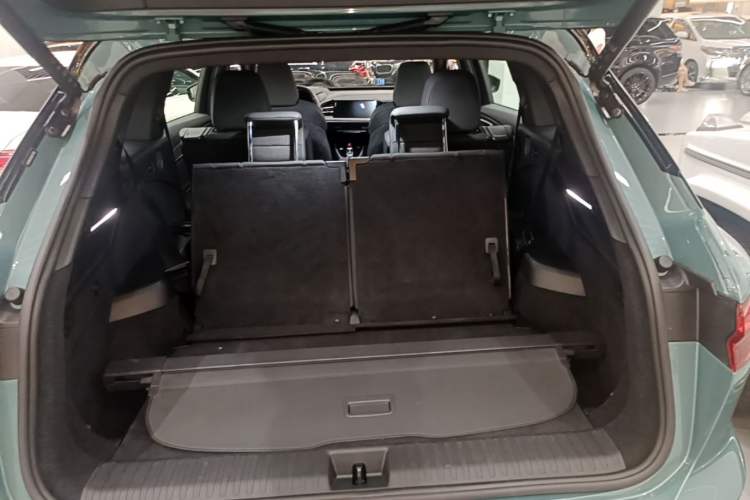 Used Audi Q5 e-tron 2023 40 e-tron Shining Edition Brocade Suit Trunk