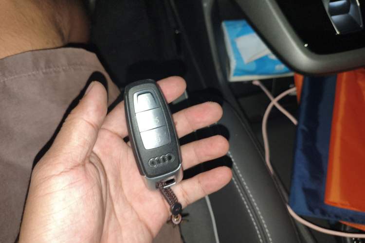 Used Audi Q5 e-tron 2023 40 e-tron Starry Edition Mecha Kit Vehicle Key