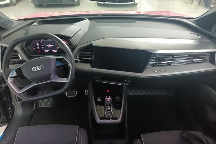 Used Audi Q5 e-tron 2023 40 e-tron Starry Edition Mecha Kit Center Console