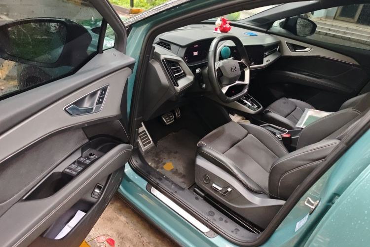 Used Audi Q5 e-tron 2023 40 e-tron Starry Edition Mecha Kit Driver Seat