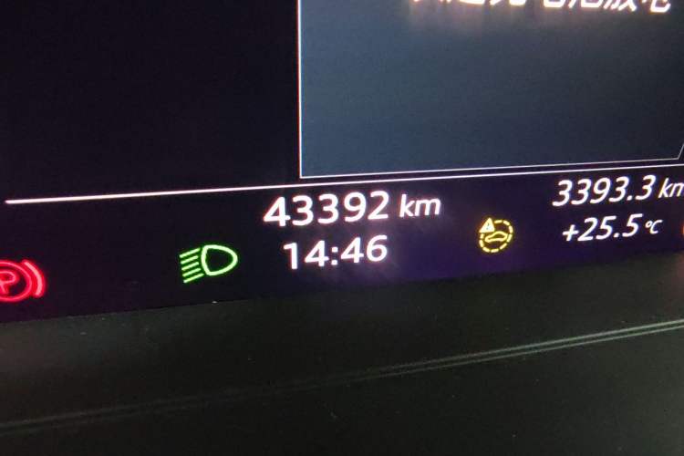 Used Audi Q5 e-tron 2023 40 e-tron Starry Edition Mecha Kit Odometer Close Up