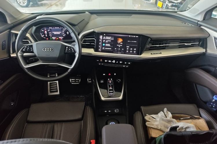 Used Audi Q5 e-tron 2023 40 e-tron Starry Edition Luxury Package Center Console