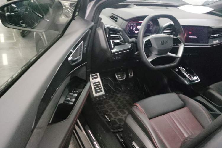 Used Audi Q5 e-tron 2023 40 e-tron Starry Edition Mecha Kit Driver Seat