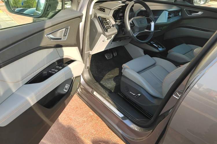 Used Audi Q5 e-tron 2023 40 e-tron Starry Edition Luxury Package Driver Seat