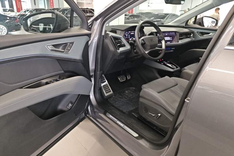 Used Audi Q5 e-tron 2023 40 e-tron Shining Edition Brocade Suit Driver Seat