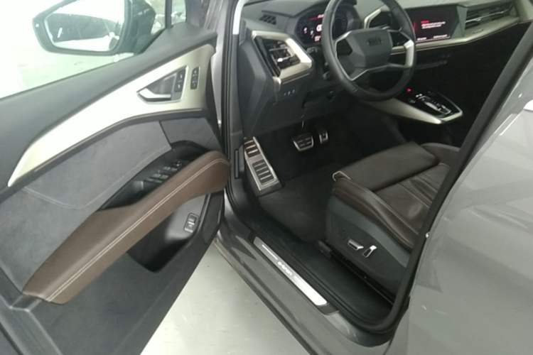 Used Audi Q5 e-tron 2023 40 e-tron Starry Edition Luxury Package Driver Seat
