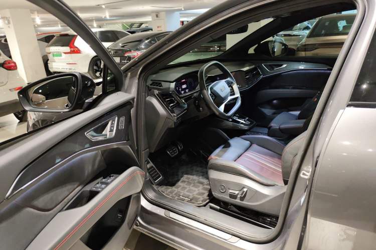 Used Audi Q5 e-tron 2023 40 e-tron Starry Edition Mecha Kit Driver Seat