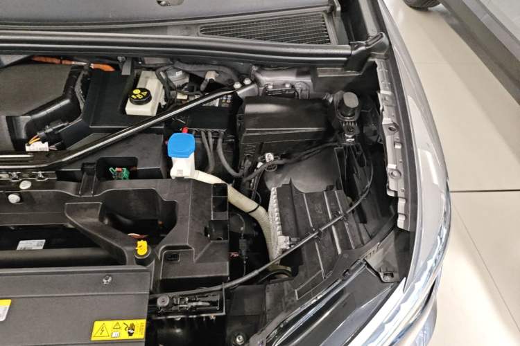 Used Audi Q5 e-tron 2023 40 e-tron Shining Edition Brocade Suit Engine Bay Left