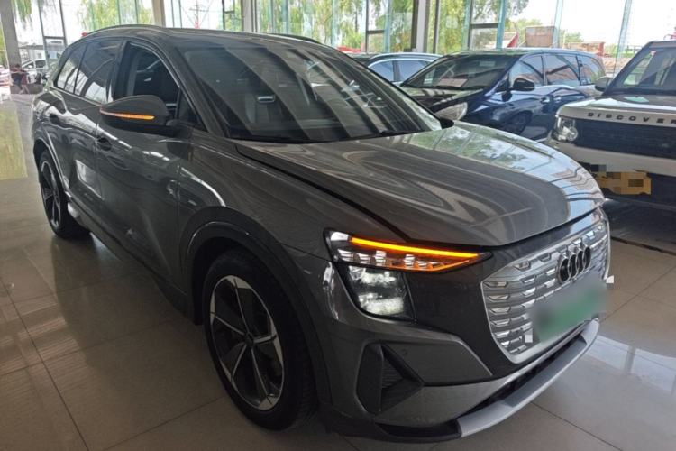 Used Audi Q5 e-tron 2023 40 e-tron Starry Edition Luxury Package Front Right 45 Deg