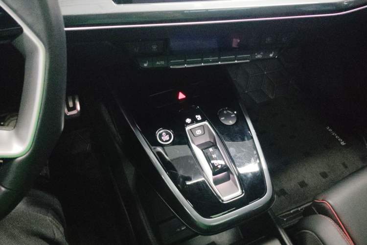 Used Audi Q5 e-tron 2023 40 e-tron Starry Edition Mecha Kit Gear Lever