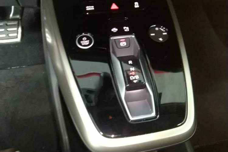 Used Audi Q5 e-tron 2023 40 e-tron Starry Edition Luxury Package Gear Lever
