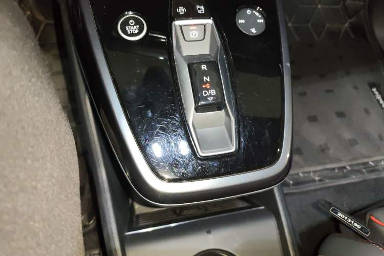 Used Audi Q5 e-tron 2023 40 e-tron Starry Edition Mecha Kit Gear Lever