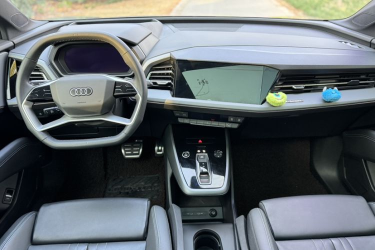 Used Audi Q5 e-tron 2023 40 e-tron Shining Edition Mecha Kit Interior 5