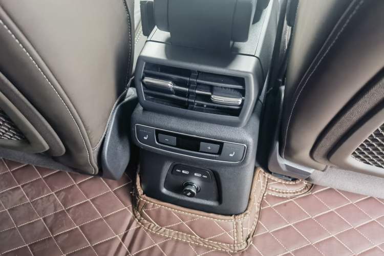 Used Audi Q5 e-tron 2023 40 e-tron Starry Edition Luxury Package Interior 6