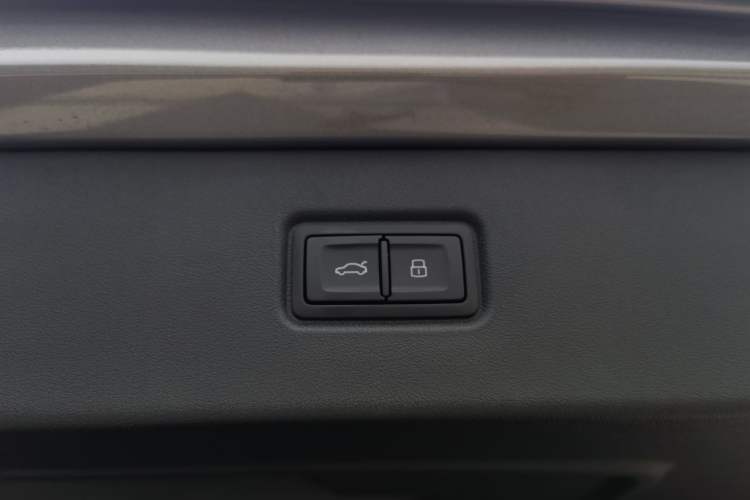 Used Audi Q5 e-tron 2023 40 e-tron Starry Edition Luxury Package Interior 7