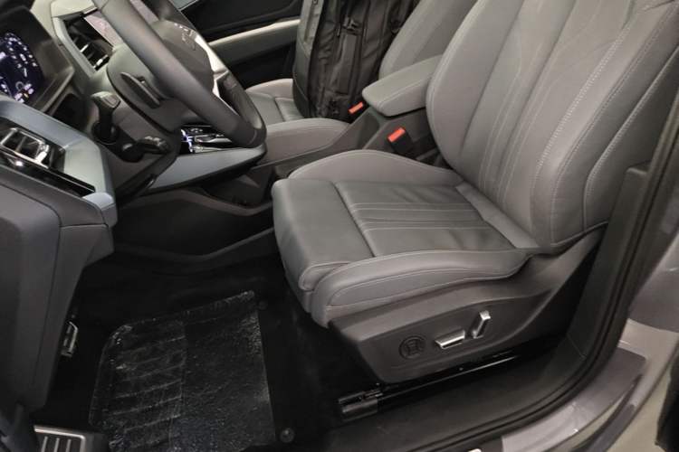 Used Audi Q5 e-tron 2023 40 e-tron Shining Edition Brocade Suit Left Front Seat