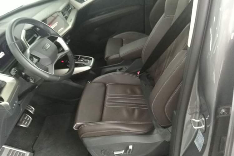 Used Audi Q5 e-tron 2023 40 e-tron Starry Edition Luxury Package Left Front Seat