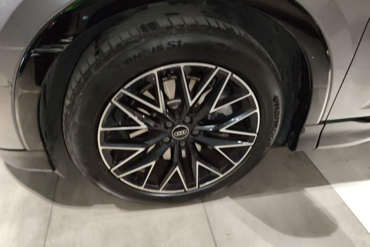 Used Audi Q5 e-tron 2023 40 e-tron Starry Edition Mecha Kit Left Front Wheel Hub