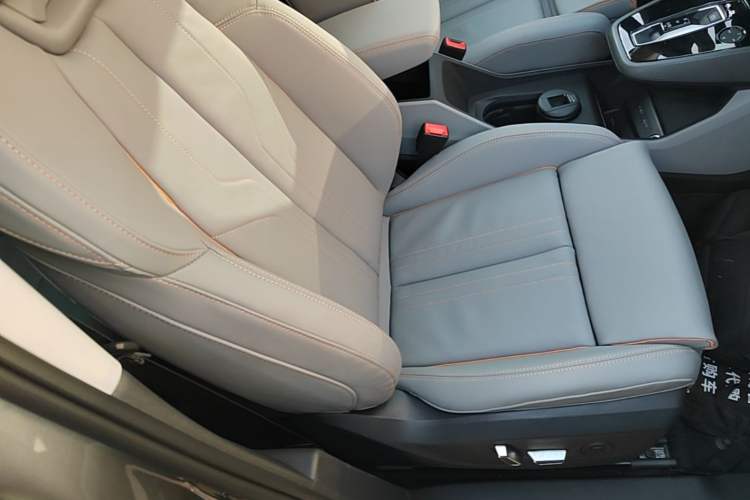 Used Audi Q5 e-tron 2023 40 e-tron Starry Edition Luxury Package Right Front Seat