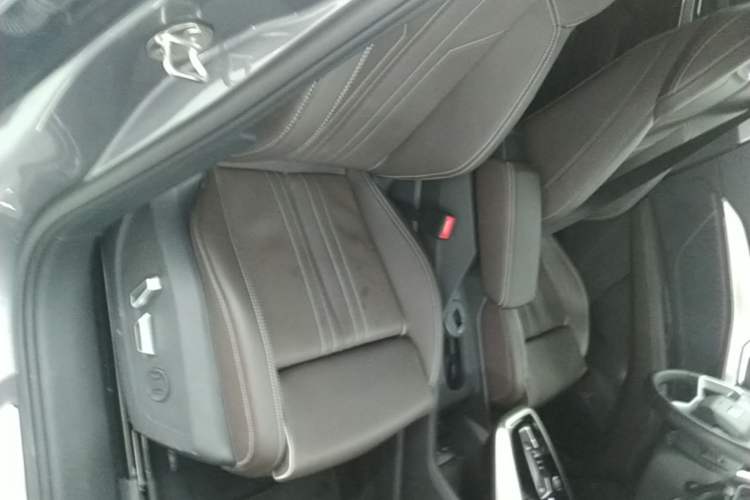 Used Audi Q5 e-tron 2023 40 e-tron Starry Edition Luxury Package Right Front Seat