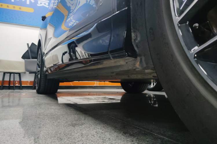 Used Audi Q5 e-tron 2023 40 e-tron Starry Edition Mecha Kit Right Side Sill