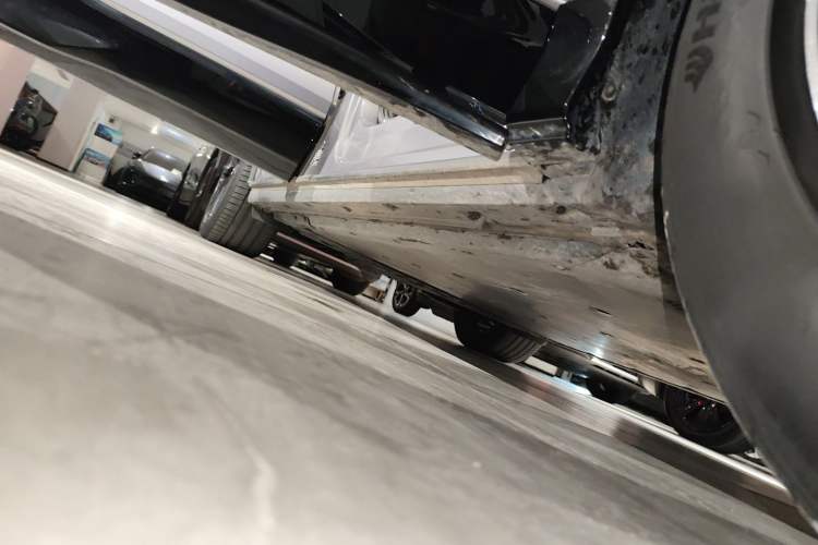 Used Audi Q5 e-tron 2023 40 e-tron Starry Edition Mecha Kit Right Side Sill