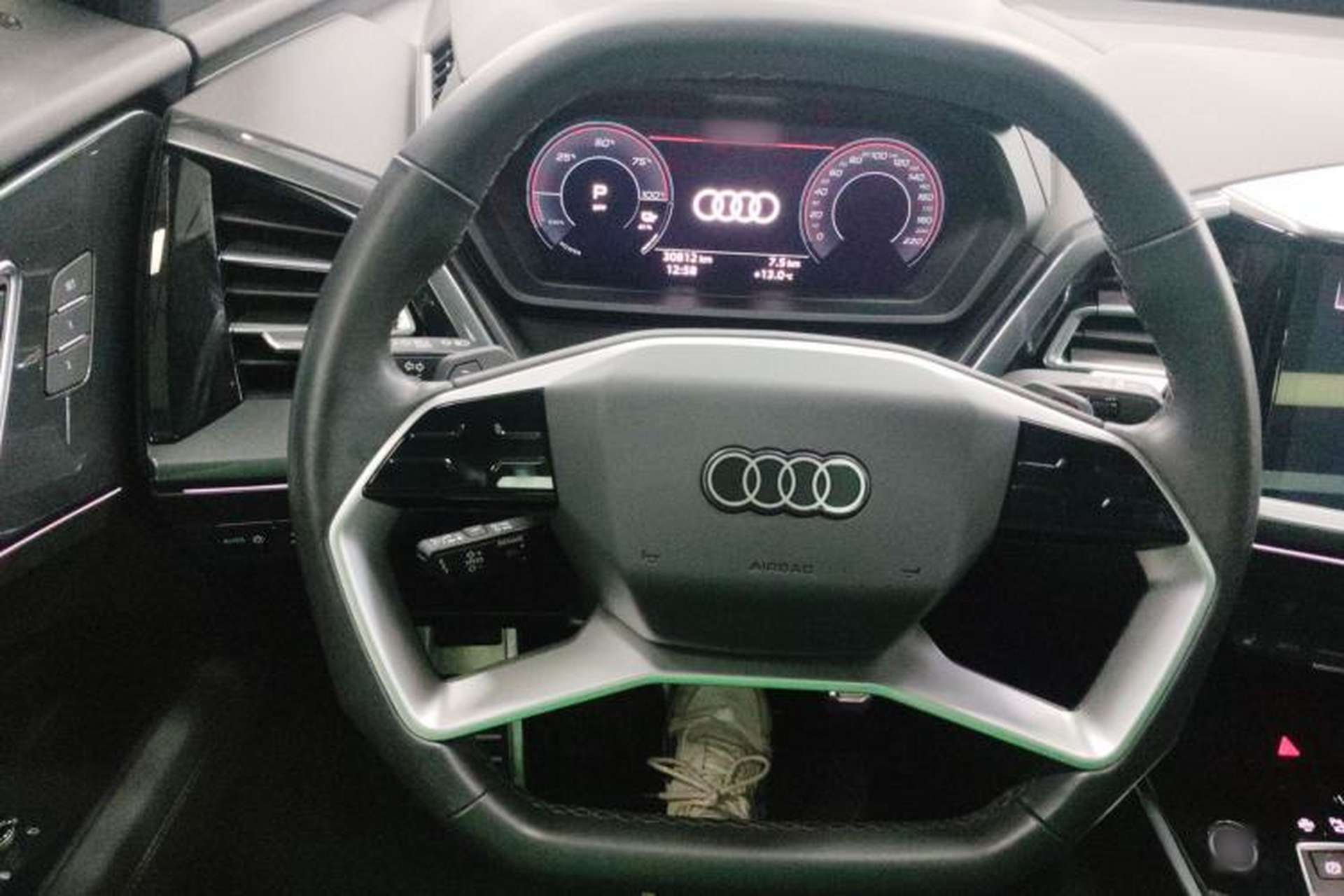 Used Audi Q5 e-tron 2023 40 e-tron Starry Edition Mecha Kit Steering Wheel