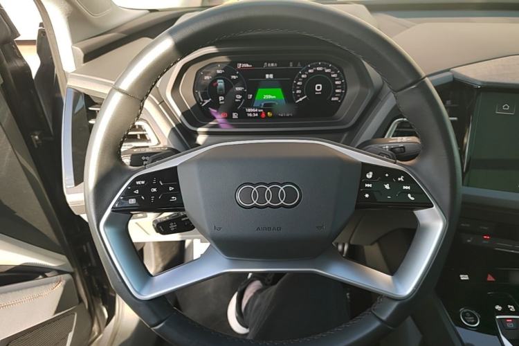 Used Audi Q5 e-tron 2023 40 e-tron Starry Edition Luxury Package Steering Wheel