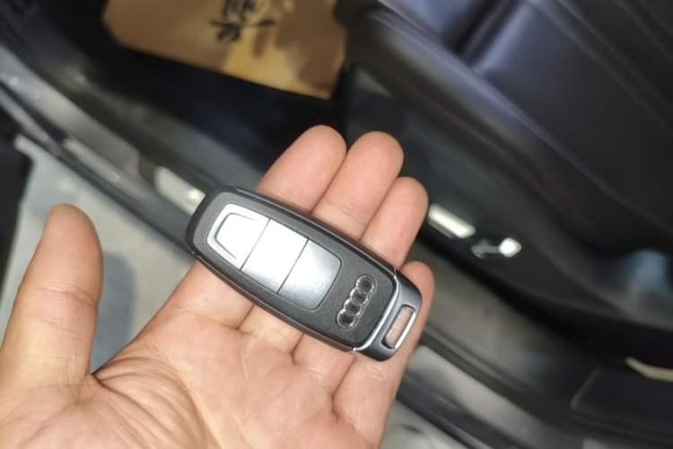 Used Audi Q5 e-tron 2023 40 e-tron Starry Edition Luxury Package Vehicle Key