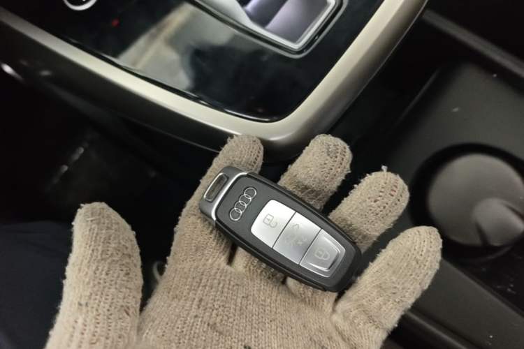 Used Audi Q5 e-tron 2023 40 e-tron Starry Edition Luxury Package Vehicle Key