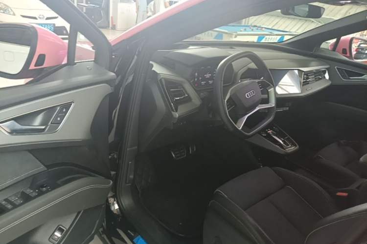 Used Audi Q5 e-tron 2023 40 e-tron Starry Edition Mecha Kit Driver Seat