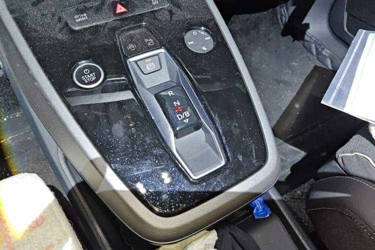 Used Audi Q5 e-tron 2023 40 e-tron Starry Edition Mecha Kit Gear Lever