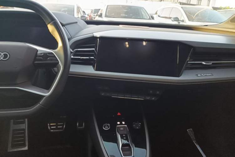 Used Audi Q5 e-tron 2023 40 e-tron Starry Edition Mecha Kit Audio And AC Panel