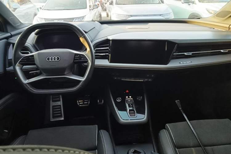 Used Audi Q5 e-tron 2023 40 e-tron Starry Edition Mecha Kit Center Console