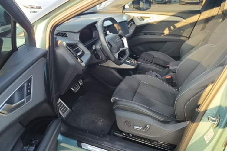Used Audi Q5 e-tron 2023 40 e-tron Starry Edition Mecha Kit Driver Seat