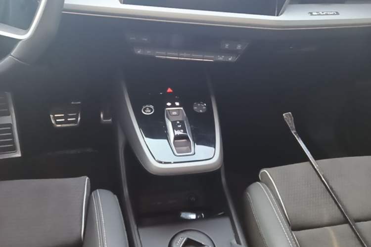 Used Audi Q5 e-tron 2023 40 e-tron Starry Edition Mecha Kit Gear Lever